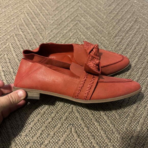 Lucky Brand Abelle Loafer Bossa Nova Red Leather SZ-8.5 Bow Slip On EUC Flats - Picture 4 of 10